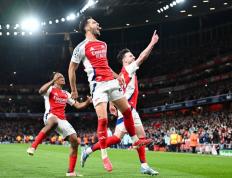 球速-表现优异引发热议！，哈兰德在阿森纳比赛中败北引发球迷热议的简单介绍