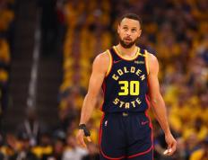 球速体育-包含库里在C9比赛中比分优势明显，关键助攻引发热议！的词条