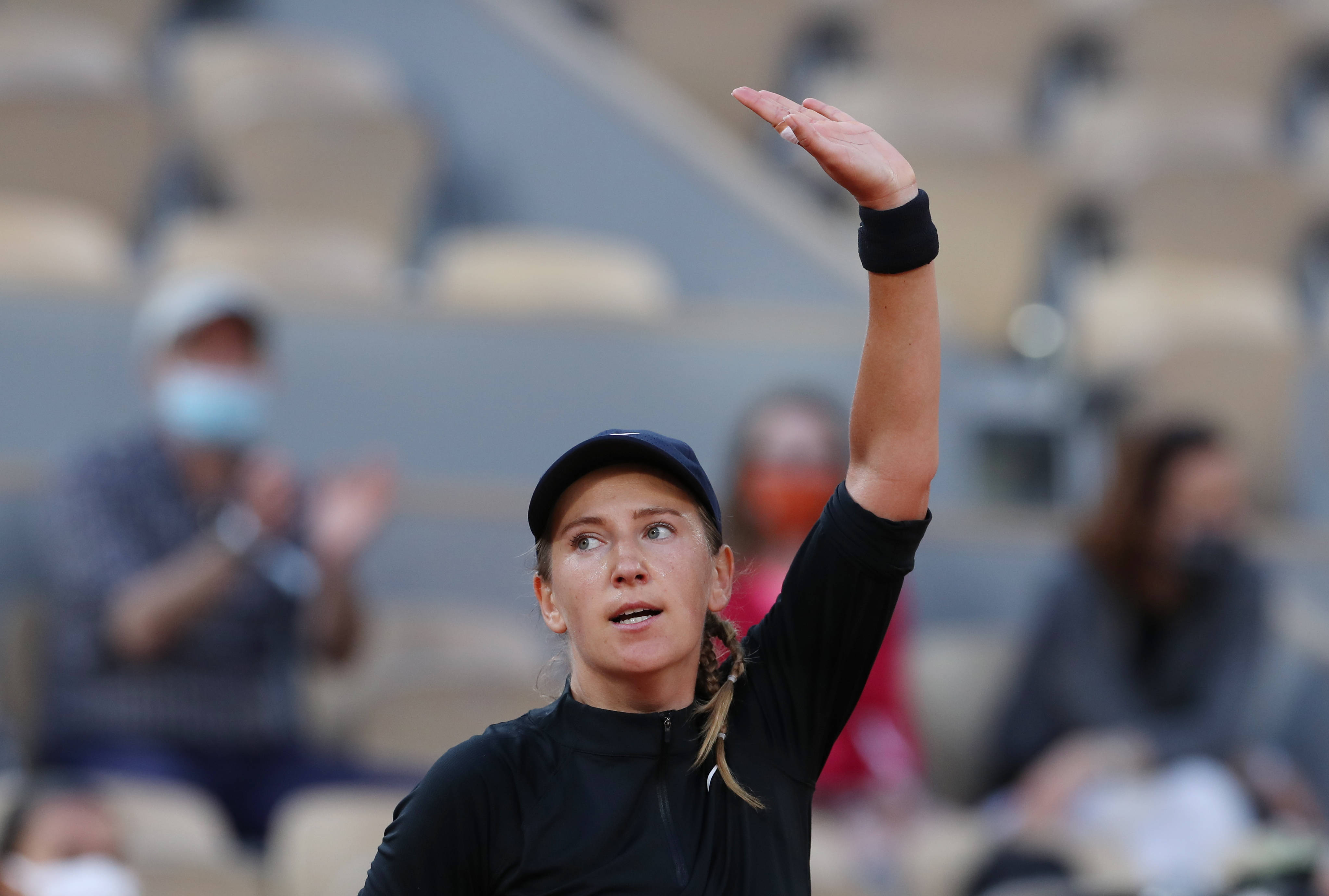 球速体育-阿扎伦卡迎来三赛季高光表现，IG球迷沸腾！的简单介绍